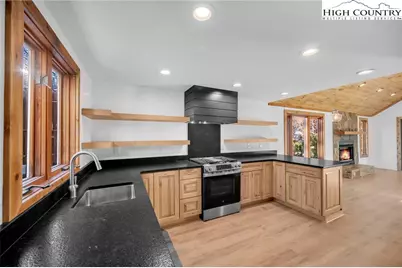 208 Meadow Loop, Newland, NC 28657 - Photo 3