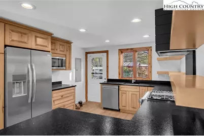 208 Meadow Loop, Newland, NC 28657 - Photo 7