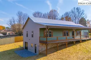 106 Blairfield Ct, North Wilkesboro, NC 28659 - Photo 3