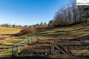 399 Crestview Mountain Dr, Ennice, NC 28623 - Photo 45