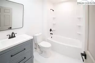 605 Vance St, Lenoir, NC 28645 - Photo 9