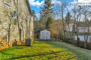 165 W Evergreen St, West Jefferson, NC 28694 - Photo 23