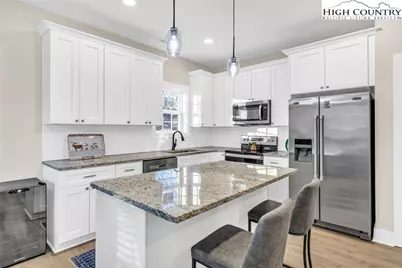 165 W Evergreen Street, West Jefferson, NC 28694 - Photo 9