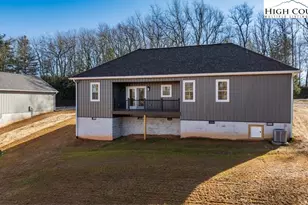 559 Memorial Park Dr, Sparta, NC 28675 - Photo 3