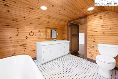 295 Jakes Mountain Road, Deep Gap, NC 28618 - Photo 25