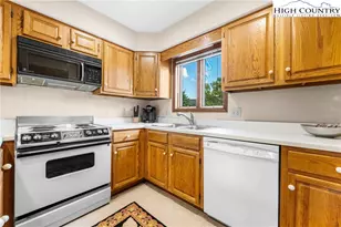 264 Evergreen Dr, Blowing Rock, NC 28605 - Photo 11