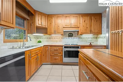 211 Apple Way, Blowing Rock, NC 28605 - Photo 11