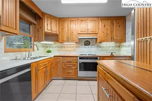 211 Apple Way, Blowing Rock, NC 28605 - Photo 11