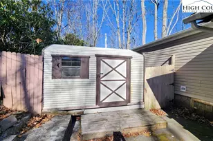 68 Rhoneys Vw Rd, Newland, NC 28657 - Photo 23