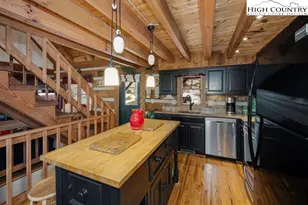 126 Rock Spring Cir, Sugar Mountain, NC 28604 - Photo 7