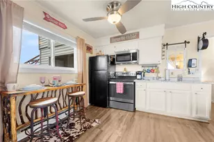 301 Pinnacle Inn Rd, Beech Mountain, NC 28604 - Photo 9