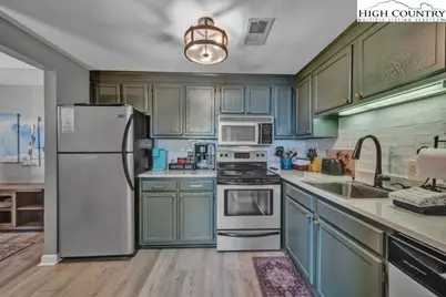 303 Sugar Top Drive #2008, Sugar Mountain, NC 28604 - Photo 5