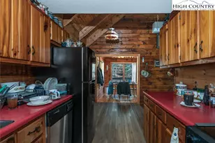 283 Deer Ridge Rd, Crumpler, NC 28617 - Photo 5