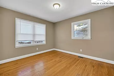 316 W Main Street, Jefferson, NC 28640 - Photo 25