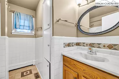 316 W Main Street, Jefferson, NC 28640 - Photo 23