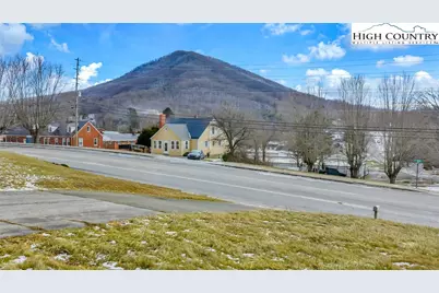 316 W Main Street, Jefferson, NC 28640 - Photo 5