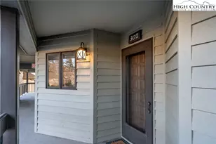 884 Chetola Lakes Dr, Blowing Rock, NC 28605 - Photo 5