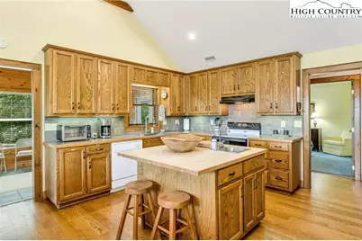 12443 Old Hwy 16, Grassy Creek, NC 28631 - Photo 21