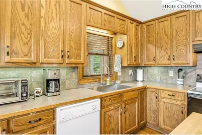 12443 Old Hwy 16, Grassy Creek, NC 28631 - Photo 17