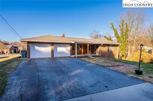 620 Diamondhead Dr, Lenoir, NC 28645 - Photo 1