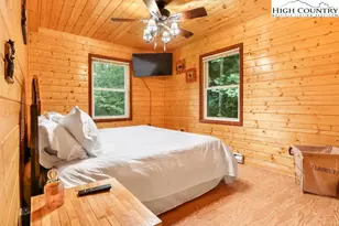 4271 Old Field Creek Rd, Grassy Creek, NC 28631 - Photo 17