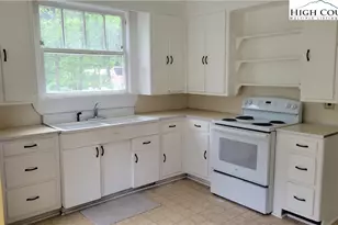 229 Old Bristol Rd, Boone, NC 28607 - Photo 5