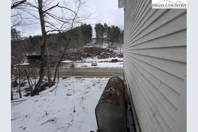 110 Bassett Young Road, Grassy Creek, NC 28631 - Photo 15