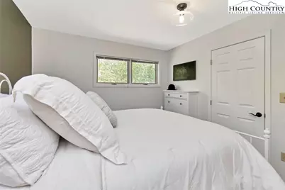 91 Red Oak, Newland, NC 28657 - Photo 31