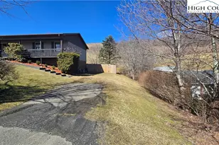 125 Benfield Dr, Jefferson, NC 28640 - Photo 3