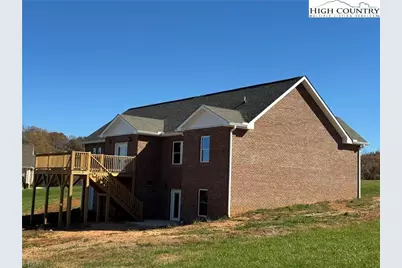 130 Oak Pointe Lane, Wilkesboro, NC 28697 - Photo 3