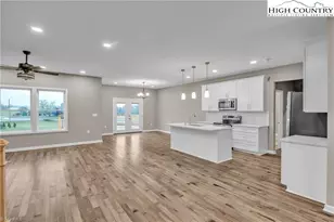 130 Oak Pointe Ln, Wilkesboro, NC 28697 - Photo 9