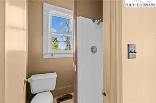 1011 Ashe Ave, Lenoir, NC 28645 - Photo 21