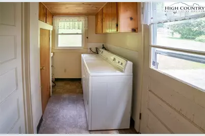 189 Old Nc 181, Newland, NC 28657 - Photo 17