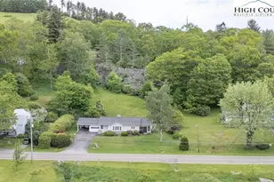 189 Old Nc 181, Newland, NC 28657 - Photo 3