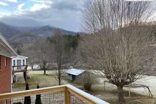 116 River Dr, Warrensville, NC 28693 - Photo 7