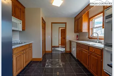 861 Slabtown Road, Zionville, NC 28698 - Photo 9