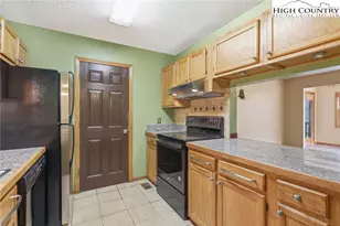 155 Glen Burney Ln, Blowing Rock, NC 28605 - Photo 9