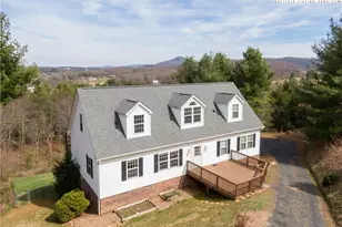 449 Meadow Ridge Dr, Jefferson, NC 28640 - Photo 1