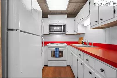 905 Charter Hills Road, Beech Mountain, NC 28604 - Photo 9