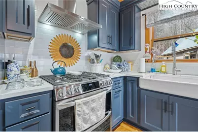 560 Falcon Ridge Drive, West Jefferson, NC 28694 - Photo 13