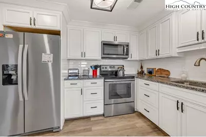 303 Sugar Top Drive #2401, Sugar Mountain, NC 28604 - Photo 7