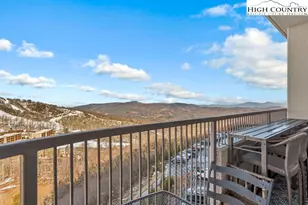 303 Sugar Top Dr, Sugar Mountain, NC 28604 - Photo 5