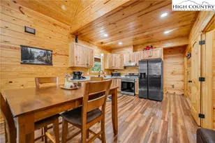 2533 Buck Mountain Rd, Purlear, NC 28665 - Photo 15