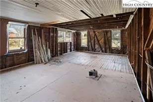 121 & 150 Johns Ln, Zionville, NC 28698 - Photo 11