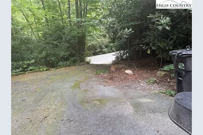 61 River Loop, Newland, NC 28657 - Photo 5