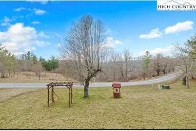 681 Rachel Way, Piney Creek, NC 28663 - Photo 9