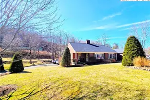 270 Wade E Vannoy Dr, Todd, NC 28684 - Photo 21