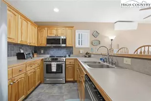 157 Hawks Peak Ln, Banner Elk, NC 28604 - Photo 7