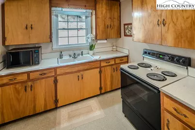 651 Chestnut Drive, Blowing Rock, NC 28605 - Photo 13