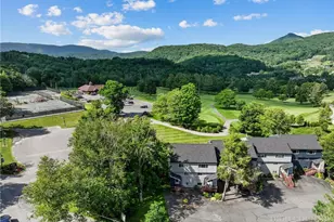 1040 Sugar Mountain Dr, Sugar Mountain, NC 28604 - Photo 27
